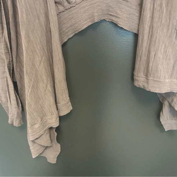 Moth Chicago (MOTH Anthropologie) wrap shirt with detail  and wrinkle effect M - Picture 8 of 8